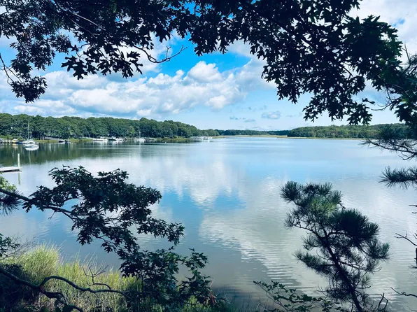 71 Tide Run, Mashpee, MA 02649