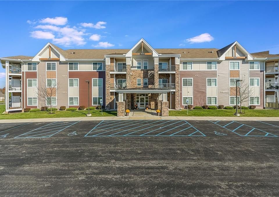 1st image of 801 SE Battery Dr APT 118