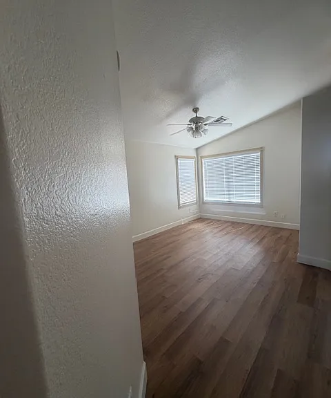8817 W Palm Ln — Photo 22