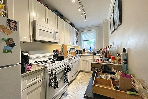 1st image of 257 Washington St #30