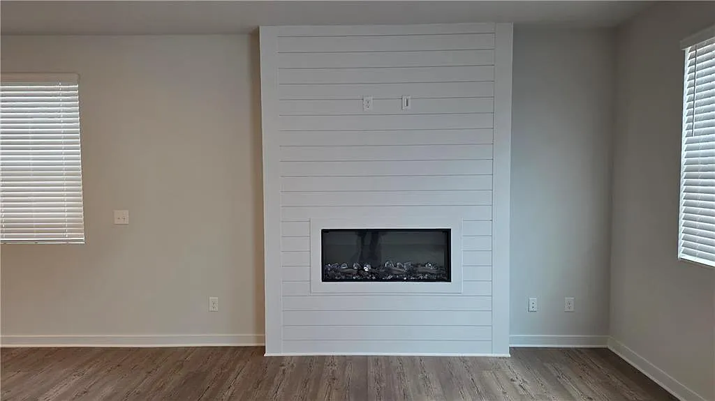 3 bed, 2.5 bath, 1912 sqft, $2,400 — Photo 3