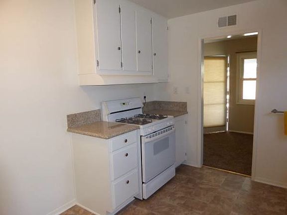 4th image of 27 La Verne Ave