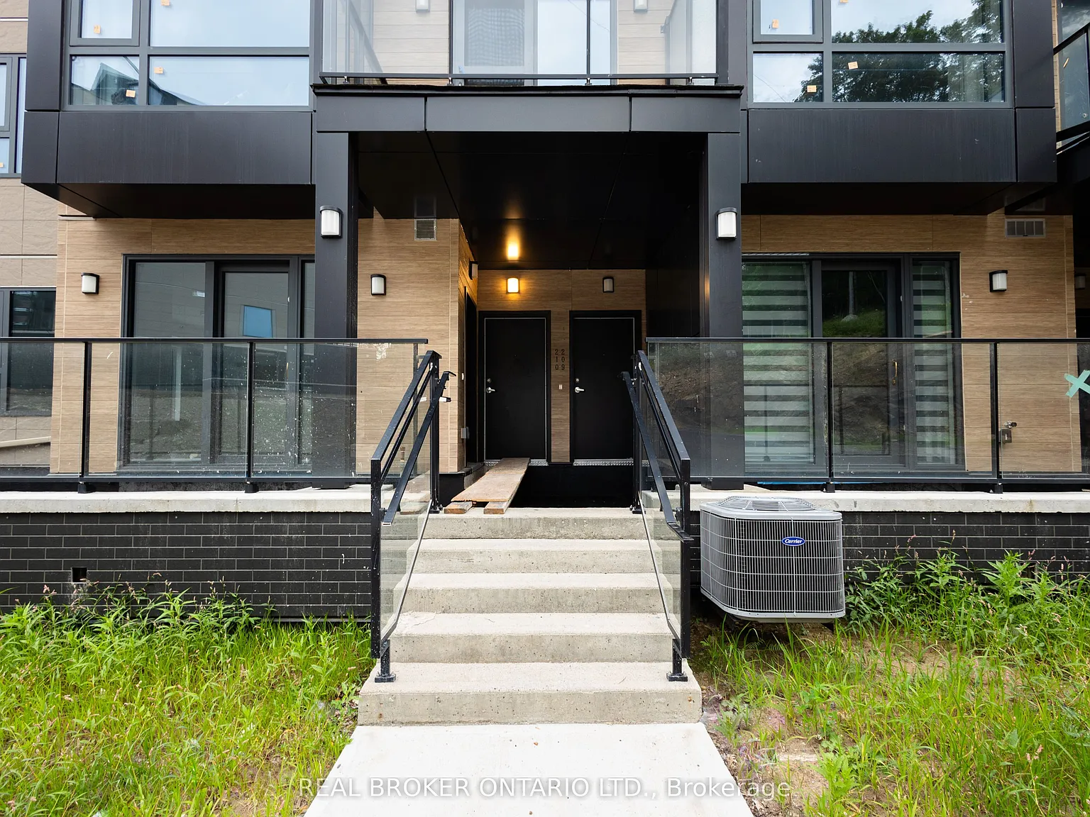 3 bed, $3,400 — Photo 2