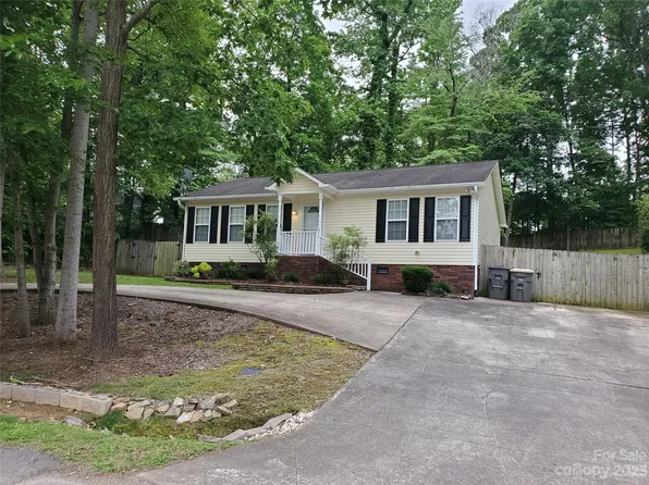 1212 Clifton St, Kannapolis, NC 28081