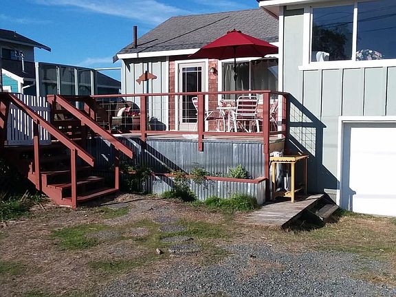 Deck overlooks Useless Bay