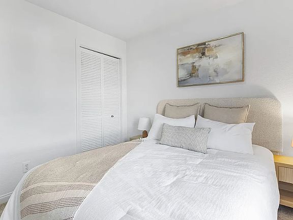 Bedroom (Staging done via AI)