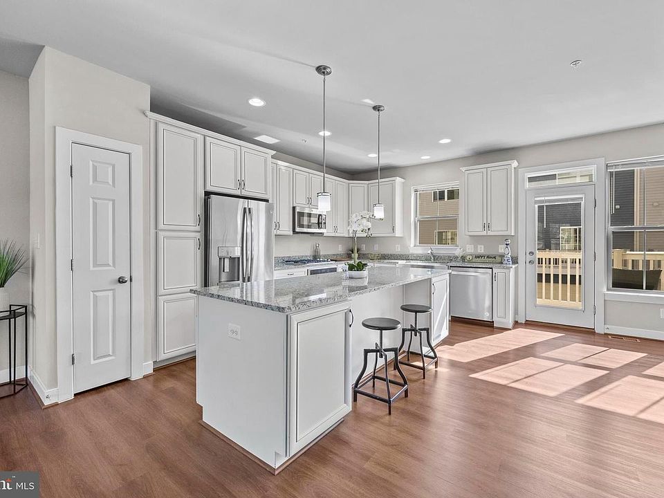 1st image of 14247 Travilah Rd