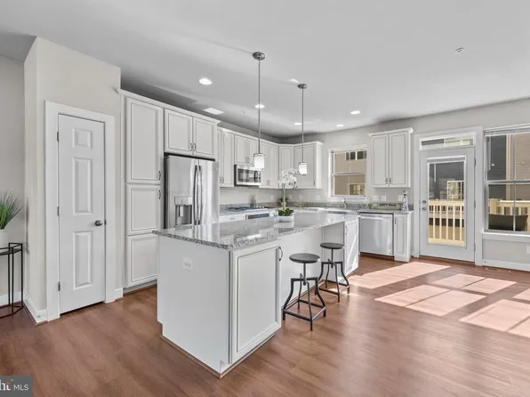 14247 Travilah Rd, Rockville, MD 20850