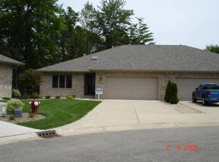 5516 Greenridge Dr #6, Midland, MI 48640