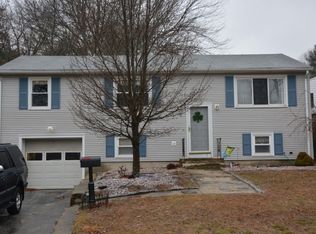 18 Larchmont Dr, Coventry, RI 02816