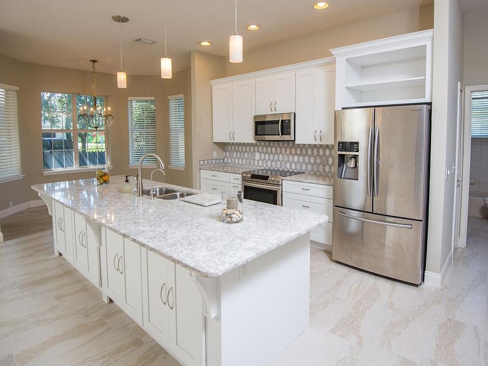 Large Kitchen Island w/Quartz Counter (ALL NEW)
