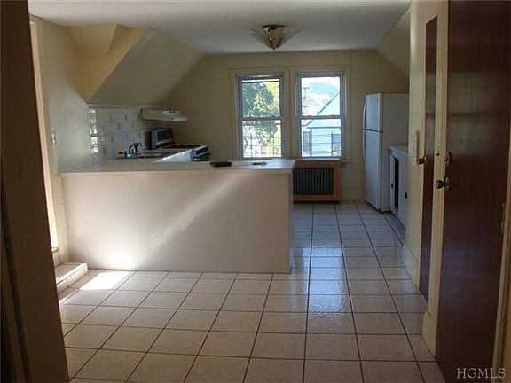 4th image of 264 S 1st Ave