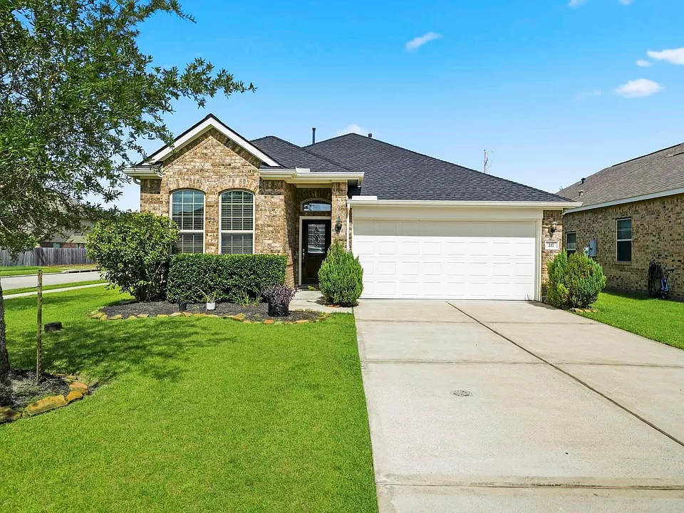 217 Brookwood Park Ln