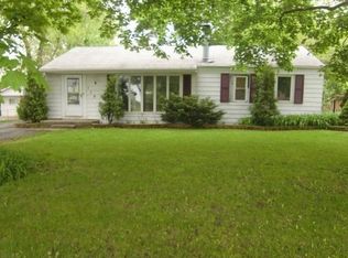 10 Terrace Ln, Lake Zurich, IL 60047