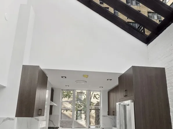 141 East 17th Street image 1 of 14