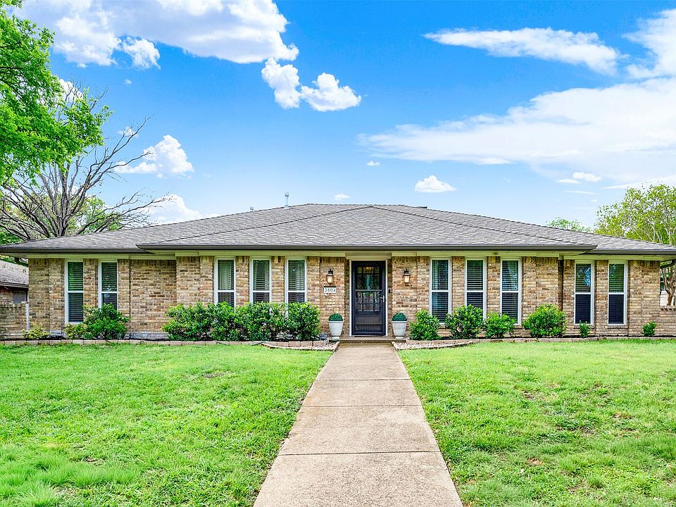 1st image of 2804 Meadowbrook Dr