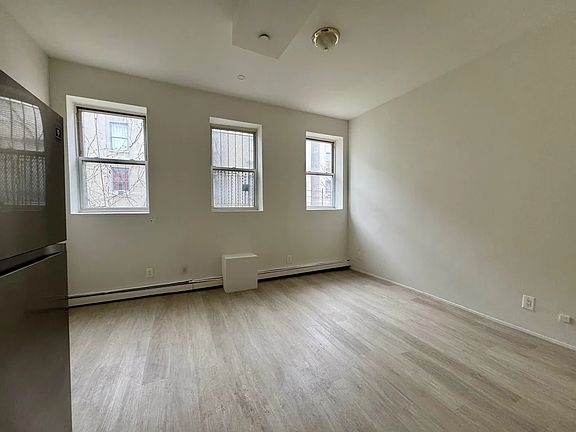 3rd image of 259 W 121st St #3A