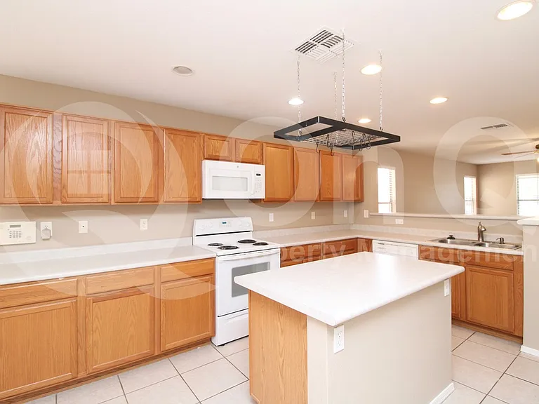 3694 E Jasper Dr — Photo 4