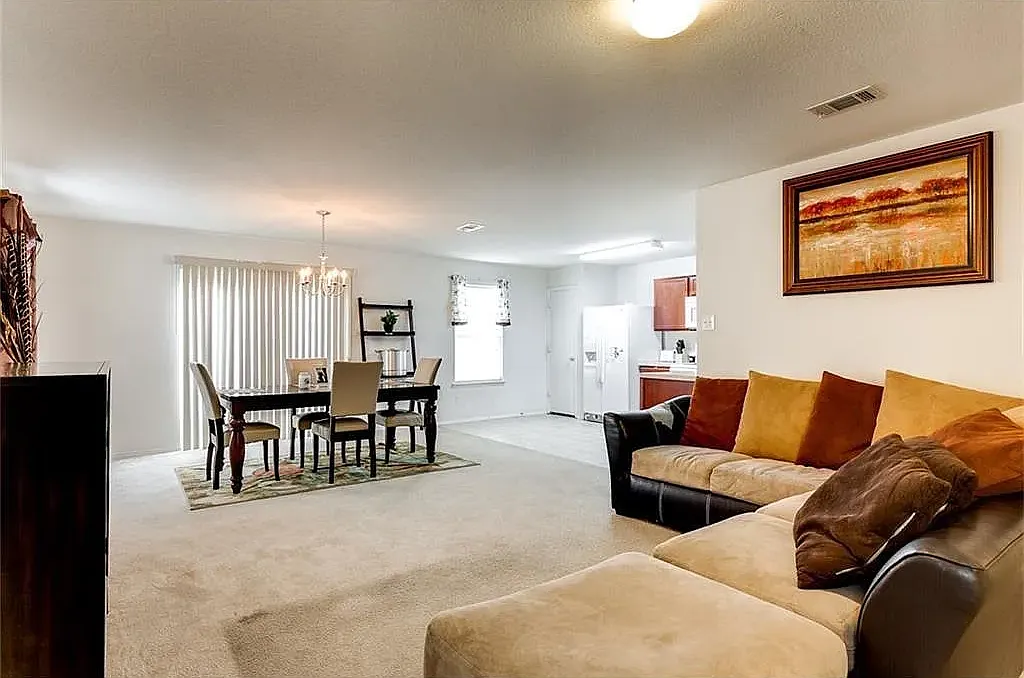 3 bed, 1650 sqft, $1,900 — Photo 4