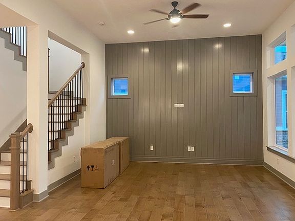 3rd image of 1298 Amberley Way