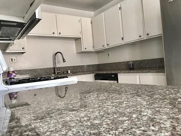 5th image of 346 S Wilton Pl APT 103
