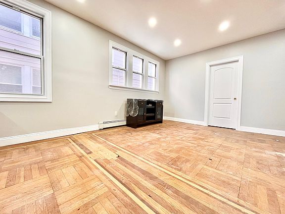 2nd image of 4511 Hill Ave #1