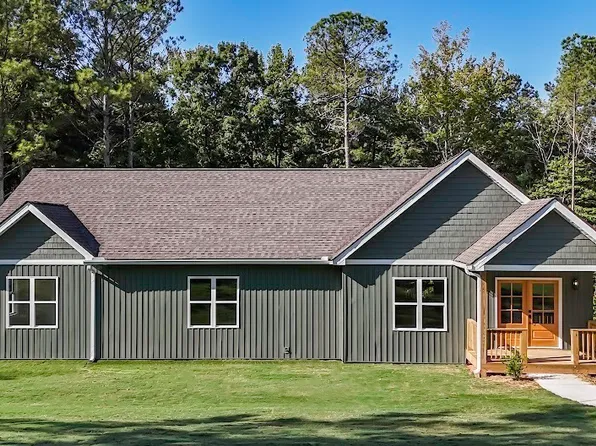 128 Oak Leaf Dr, Carrollton, GA 30116