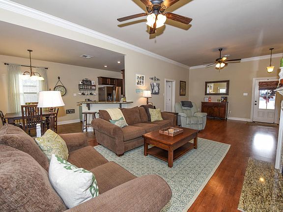 3rd image of 124 Village View Dr