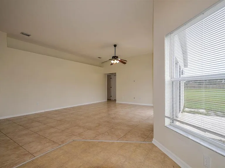1607 Avondale Ridge Dr — Photo 10