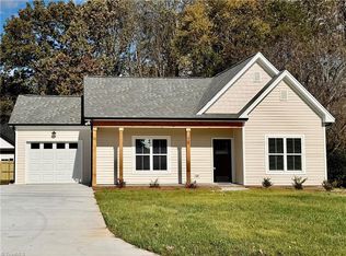 316 W Lee Ave, Yadkinville, NC 27055