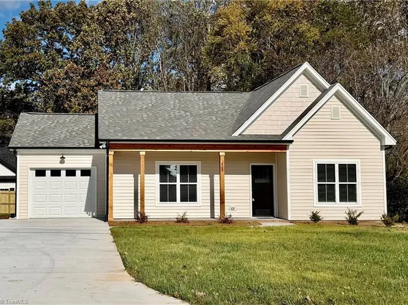 316 W Lee Ave, Yadkinville, NC 27055