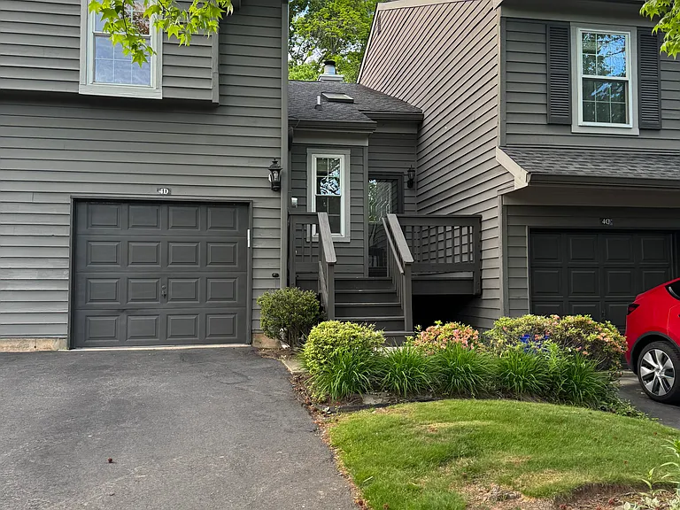 4 Brookline Ct #D — Photo 2