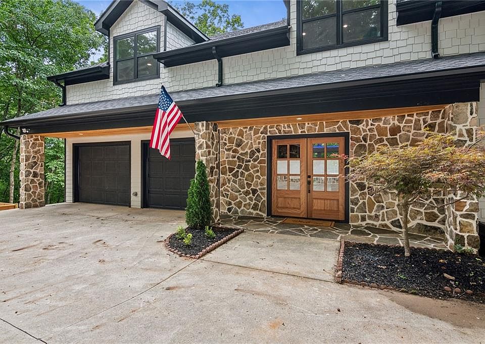 1st image of 297 Fairview Ct