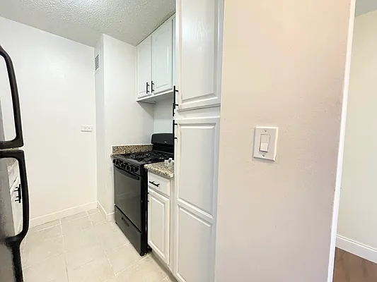 Rented by Bruma Realty LLC | media 4