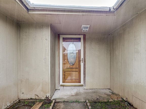 5th image of 1415 Leadenhall Cir