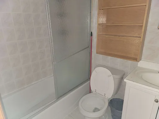 Rented by Downtown Mgt & Realty LLC | media 16