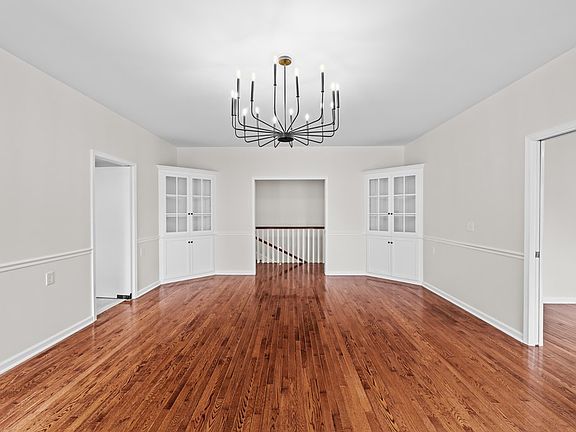 5th image of 171 Oak Hill Dr