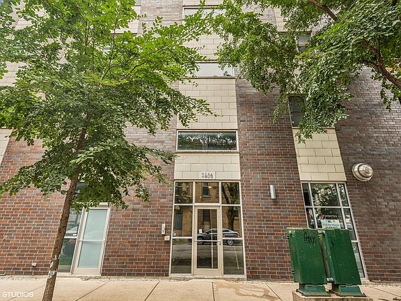 2nd image of 1605 N Oakley Ave #3N