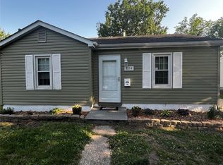 834 Whittier St, Wood River, IL