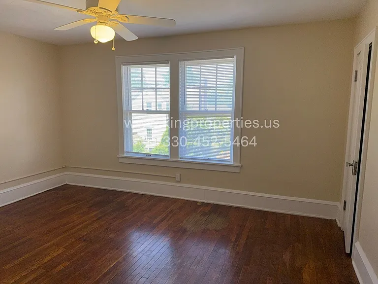 1749 Market Ave N #4 — Photo 4