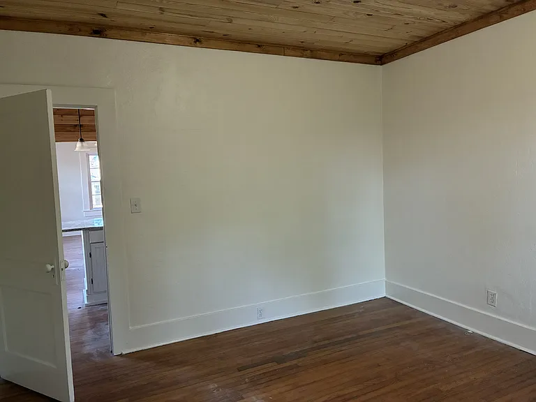 304 Short St SE #B — Photo 6