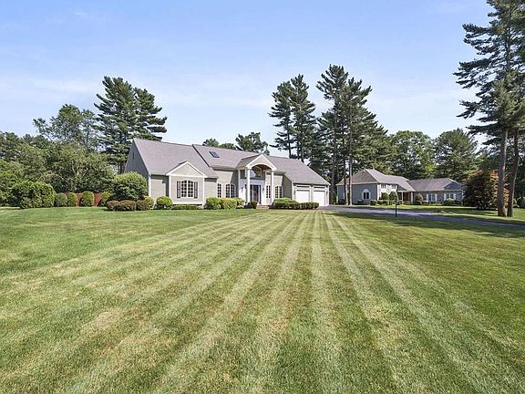 2nd image of 119 Fairway Dr