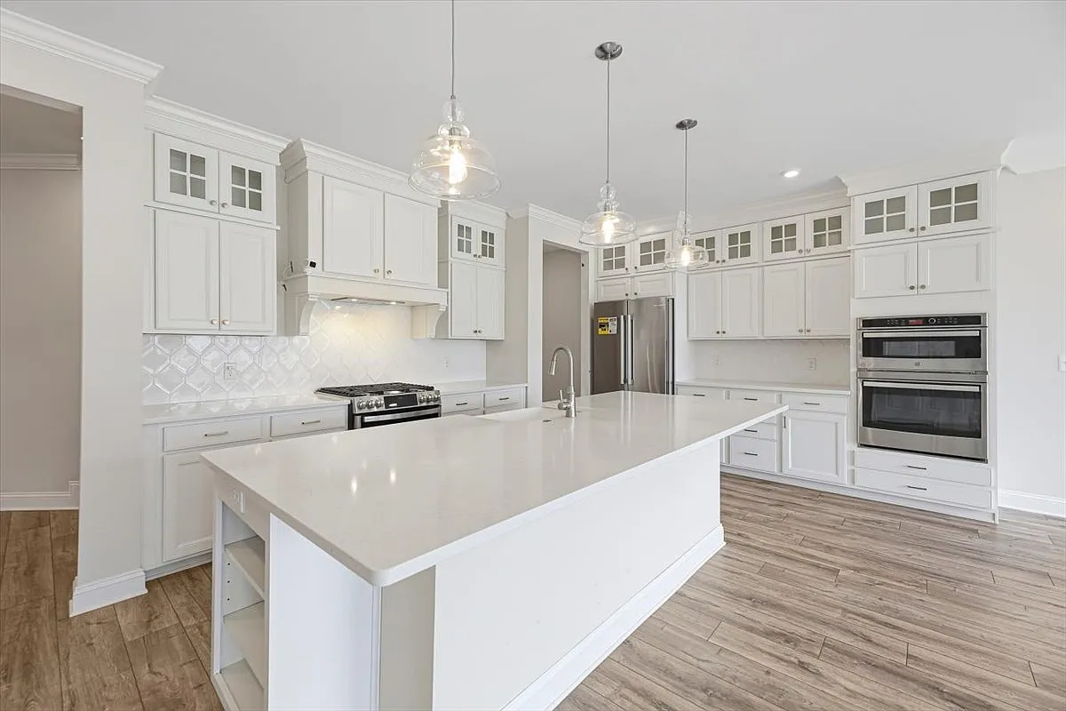 3 bed, 3.5 bath, 2436 sqft, $4,500 — Photo 2
