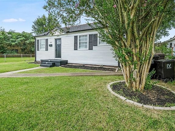3rd image of 1009 Moisant Dr