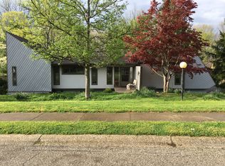 2545 E Roundhill Ln, Bloomington, IN