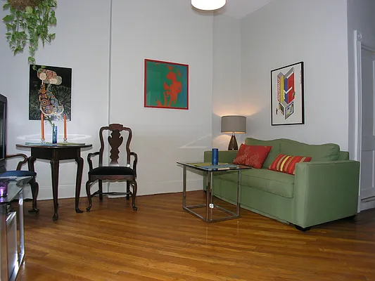 Sold by Townsley & Gay, LLC | media 24