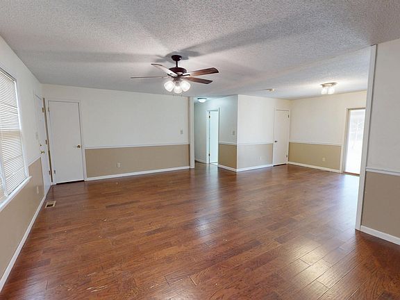3rd image of 623 Scenic Hills Dr