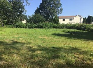 12 Groton St, Johnston, RI 02919