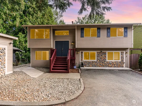 12028 25th Avenue NE, Seattle, WA 98125