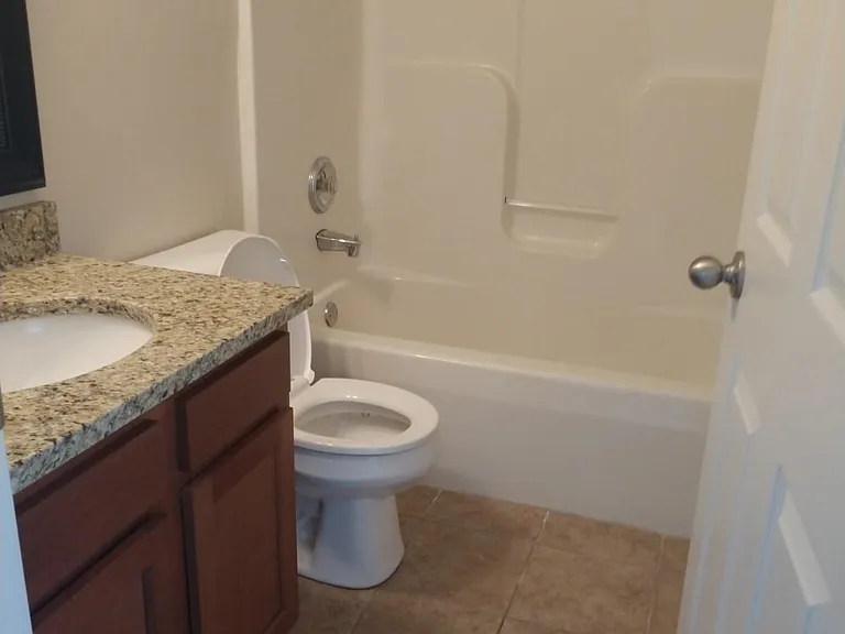 2704 Fister Place Blvd — Photo 5